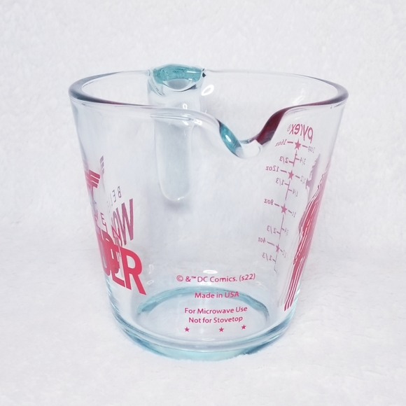 Wonder Woman Pyrex Measuring Cup - Picture 2 of 3